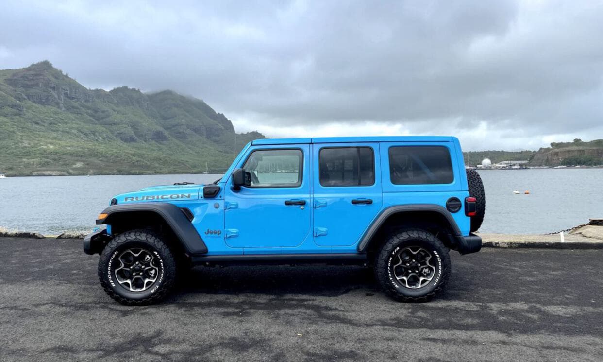 Picture of the car https://aliiphotos.s3.us-west-2.amazonaws.com/jeepWrangler4xe2021_51/image2.jpg