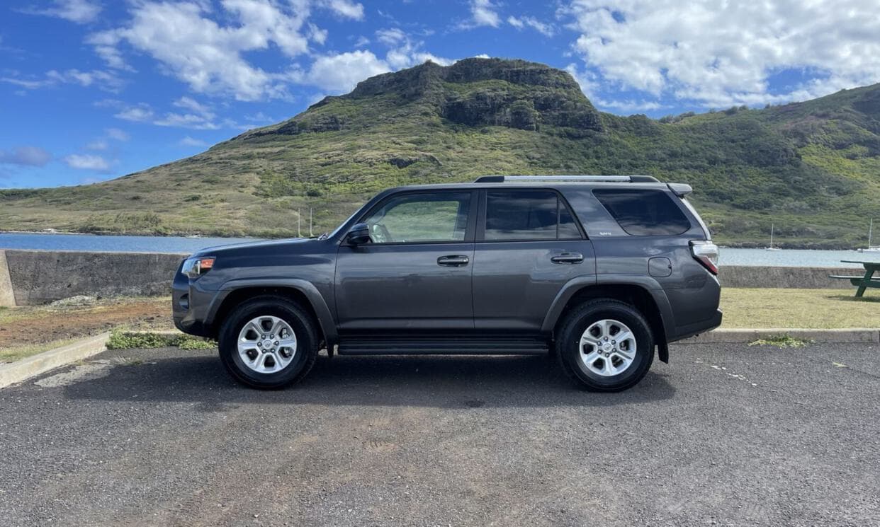 Picture of the car https://aliiphotos.s3.us-west-2.amazonaws.com/toyota4runner2022_107/image5.jpg